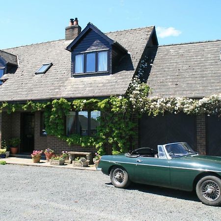 Bed and Breakfast Ty Carreg Лланвртид-Уэлс Экстерьер фото