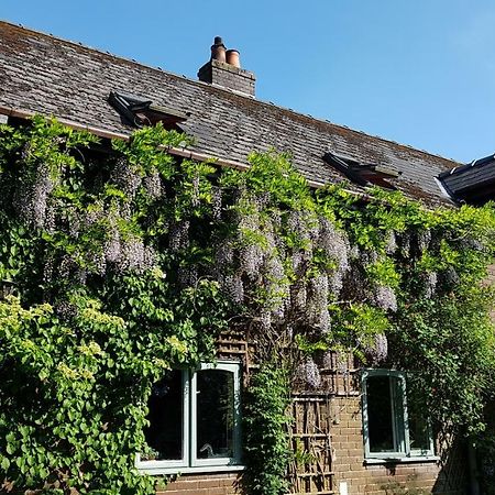 Bed and Breakfast Ty Carreg Лланвртид-Уэлс Экстерьер фото