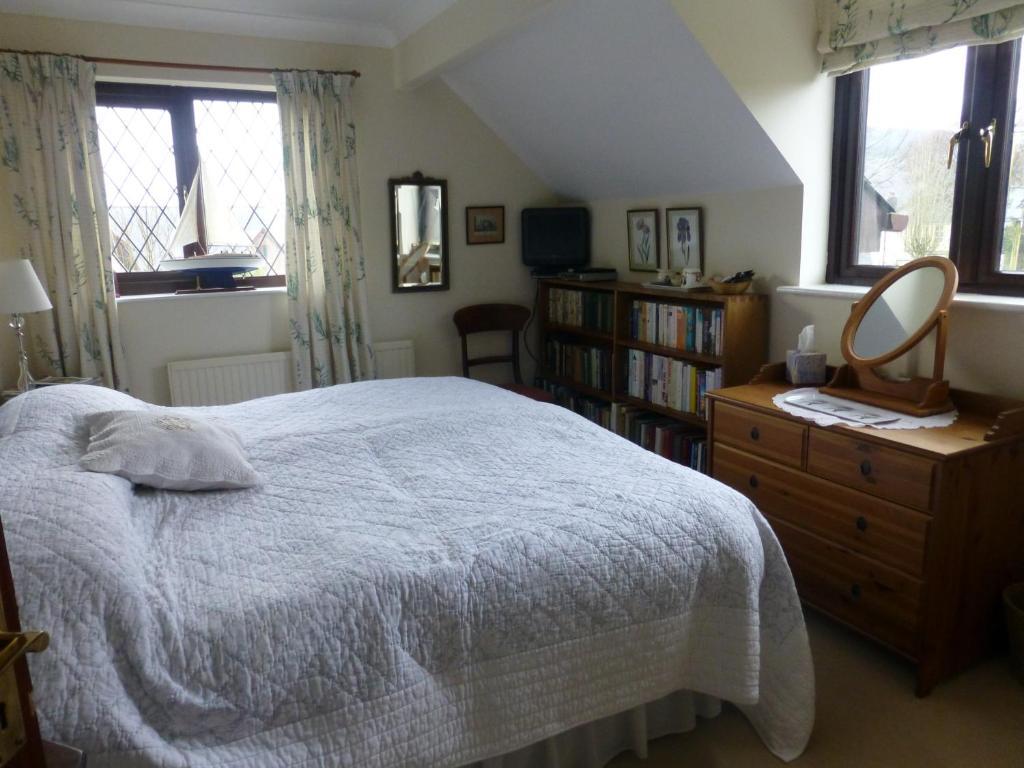 Bed and Breakfast Ty Carreg Лланвртид-Уэлс Номер фото